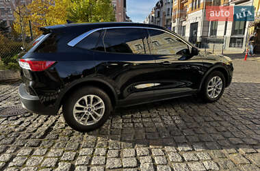 Внедорожник / Кроссовер Ford Escape 2022 в 