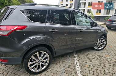 Позашляховик / Кросовер Ford Escape 2016 в 