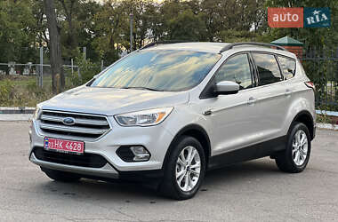 Внедорожник / Кроссовер Ford Escape 2018 в 