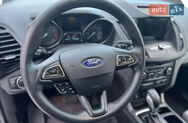 Внедорожник / Кроссовер Ford Escape 2018 в 