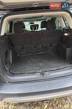 Позашляховик / Кросовер Ford Escape 2014 в  фото 5 Позашляховик / Кросовер Ford Escape 2014 в