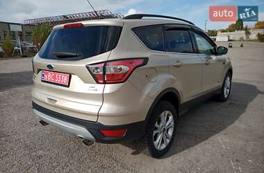 Внедорожник / Кроссовер Ford Escape 2017 в 