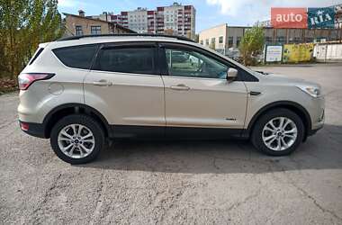 Внедорожник / Кроссовер Ford Escape 2017 в 