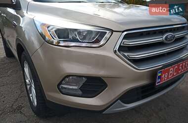 Внедорожник / Кроссовер Ford Escape 2017 в 