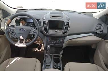 Внедорожник / Кроссовер Ford Escape 2017 в 