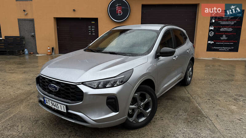 Позашляховик / Кросовер Ford Escape 2023 в  фото Позашляховик / Кросовер Ford Escape 2023 в