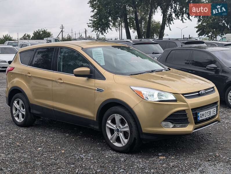 Внедорожник / Кроссовер Ford Escape 2014 в Ровно