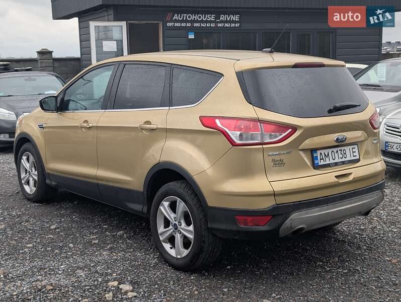 Внедорожник / Кроссовер Ford Escape 2014 в Ровно