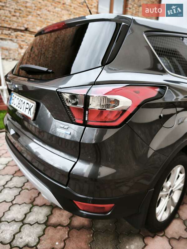 Внедорожник / Кроссовер Ford Escape 2017 в Львове
