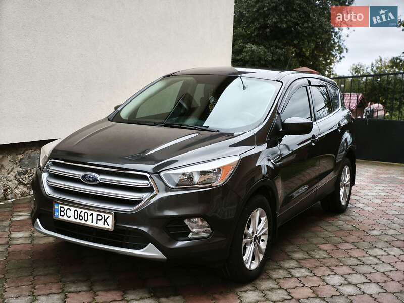 Внедорожник / Кроссовер Ford Escape 2017 в Львове