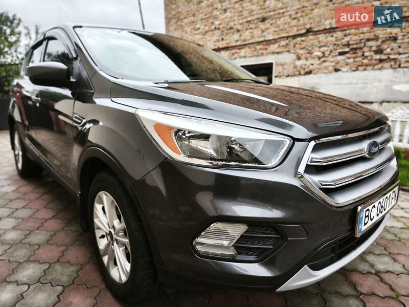 Внедорожник / Кроссовер Ford Escape 2017 в Львове