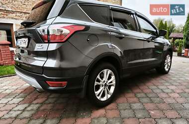 Внедорожник / Кроссовер Ford Escape 2017 в 