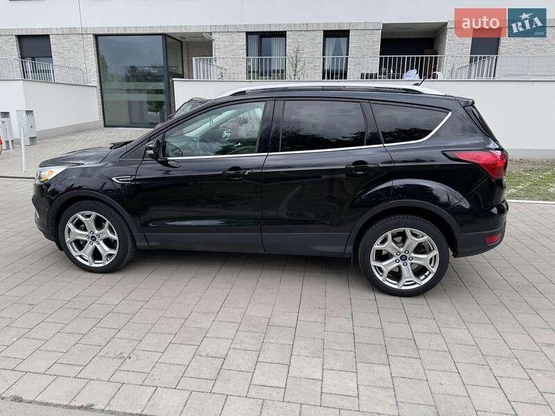 Внедорожник / Кроссовер Ford Escape 2019 в Дрогобыче