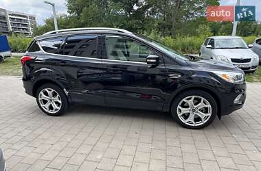 Позашляховик / Кросовер Ford Escape 2019 в 