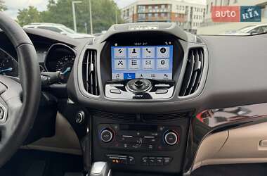 Позашляховик / Кросовер Ford Escape 2019 в 