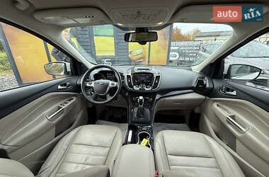 Позашляховик / Кросовер Ford Escape 2015 в 