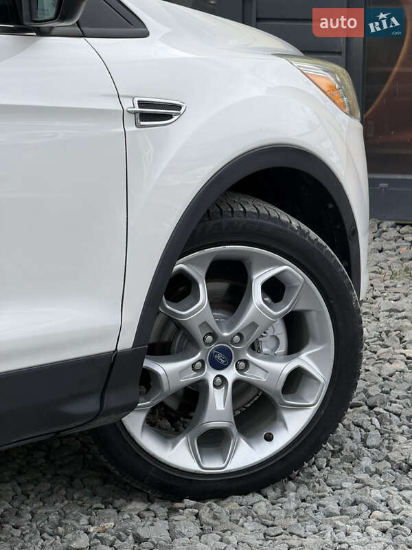 Позашляховик / Кросовер Ford Escape 2015 в Стрию