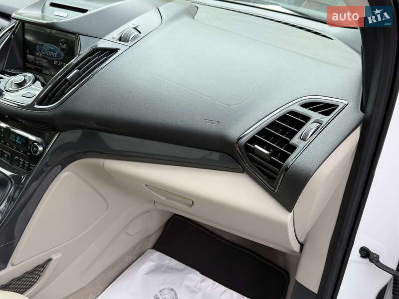 Позашляховик / Кросовер Ford Escape 2015 в Стрию