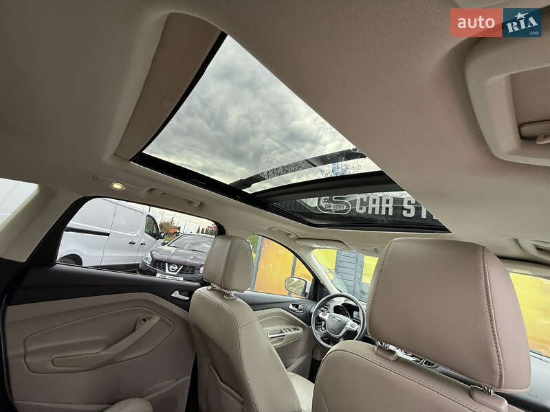 Позашляховик / Кросовер Ford Escape 2015 в Стрию