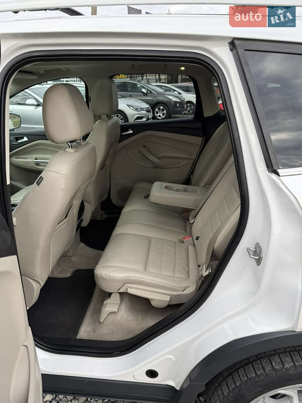 Позашляховик / Кросовер Ford Escape 2015 в Стрию