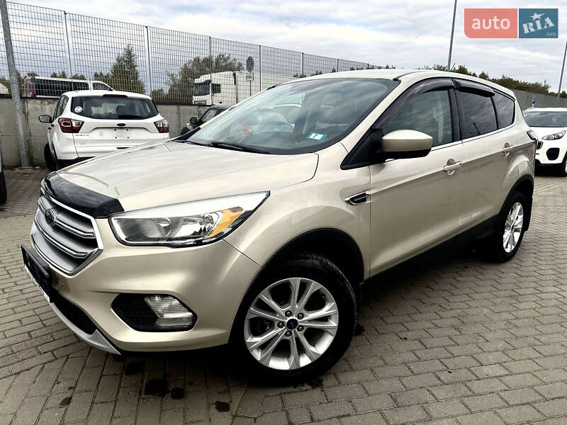 Позашляховик / Кросовер Ford Escape 2017 в Львові