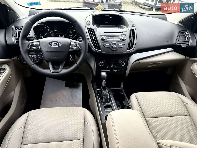 Позашляховик / Кросовер Ford Escape 2017 в Львові