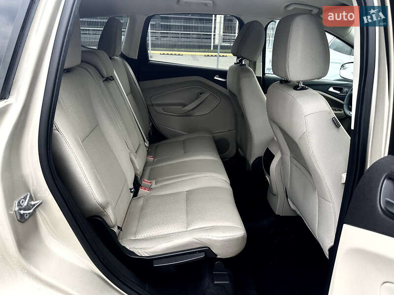 Позашляховик / Кросовер Ford Escape 2017 в Львові