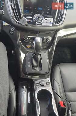 Внедорожник / Кроссовер Ford Escape 2015 в 