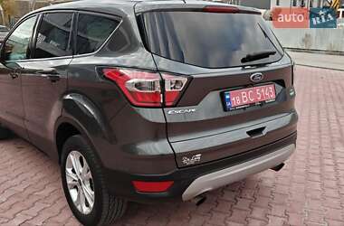 Внедорожник / Кроссовер Ford Escape 2017 в 