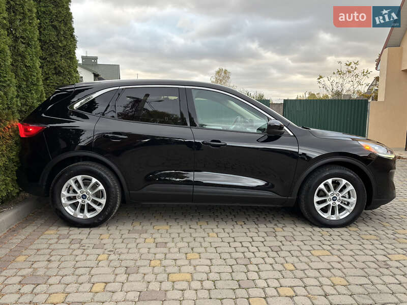 Позашляховик / Кросовер Ford Escape 2020 в Львові