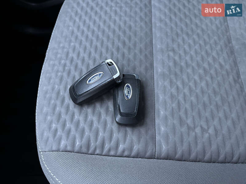 Позашляховик / Кросовер Ford Escape 2020 в Львові