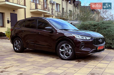 Позашляховик / Кросовер Ford Escape 2023 в 