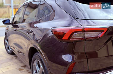 Позашляховик / Кросовер Ford Escape 2023 в 
