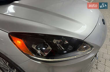 Внедорожник / Кроссовер Ford Escape 2019 в 
