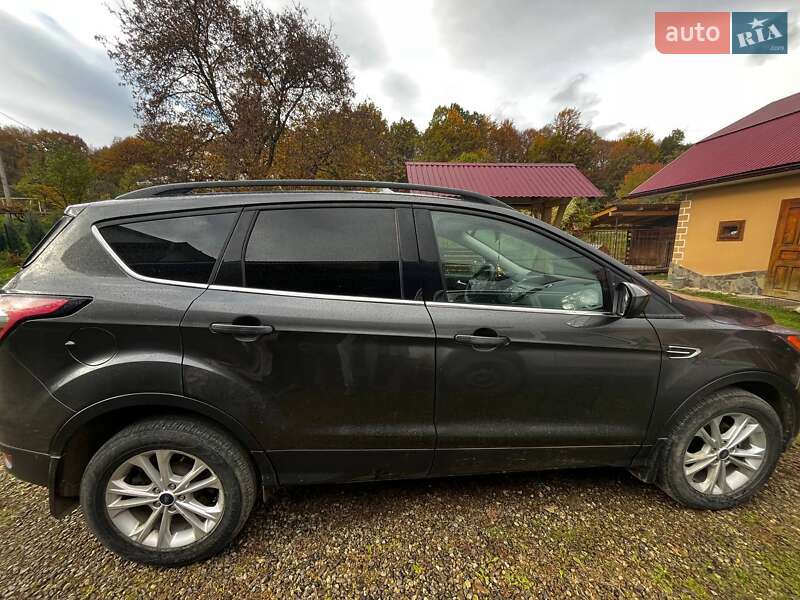 Внедорожник / Кроссовер Ford Escape 2018 в Косове фото 4 Внедорожник / Кроссовер Ford Escape 2018 в Косове