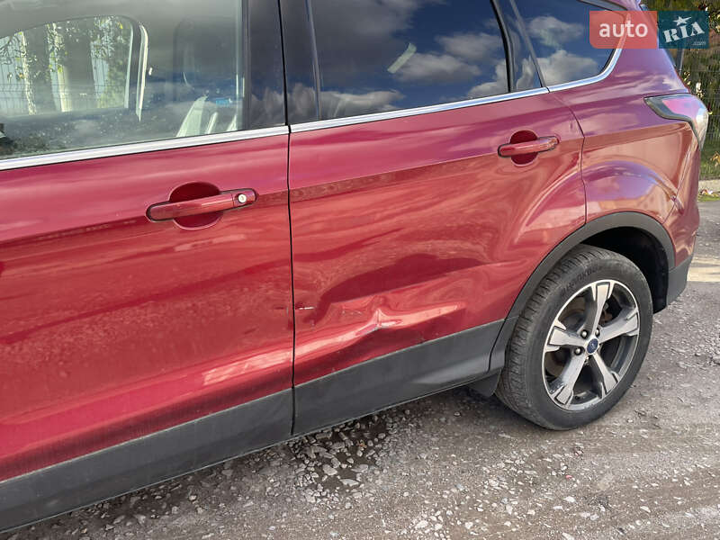 Позашляховик / Кросовер Ford Escape 2016 в Львові