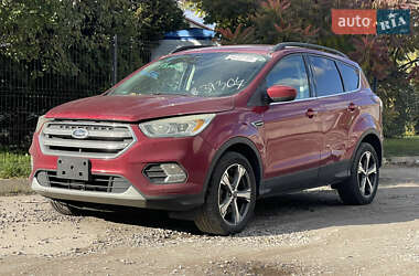 Позашляховик / Кросовер Ford Escape 2016 в  фото 5 Позашляховик / Кросовер Ford Escape 2016 в