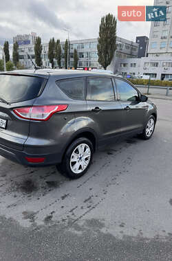Внедорожник / Кроссовер Ford Escape 2015 в 