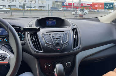 Внедорожник / Кроссовер Ford Escape 2015 в 