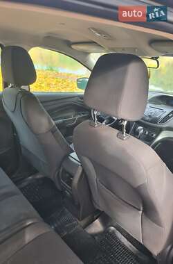 Позашляховик / Кросовер Ford Escape 2013 в 