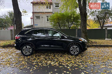 Внедорожник / Кроссовер Ford Escape 2020 в 