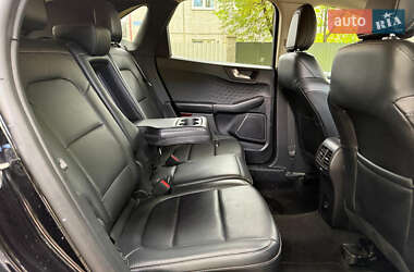 Внедорожник / Кроссовер Ford Escape 2020 в 