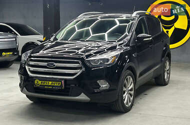 Внедорожник / Кроссовер Ford Escape 2018 в 