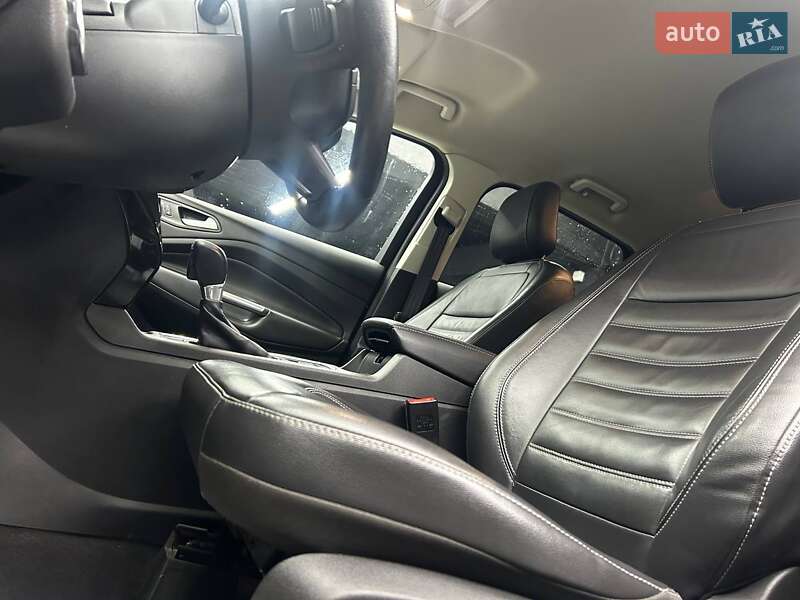 Внедорожник / Кроссовер Ford Escape 2018 в Черновцах