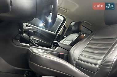 Внедорожник / Кроссовер Ford Escape 2018 в 