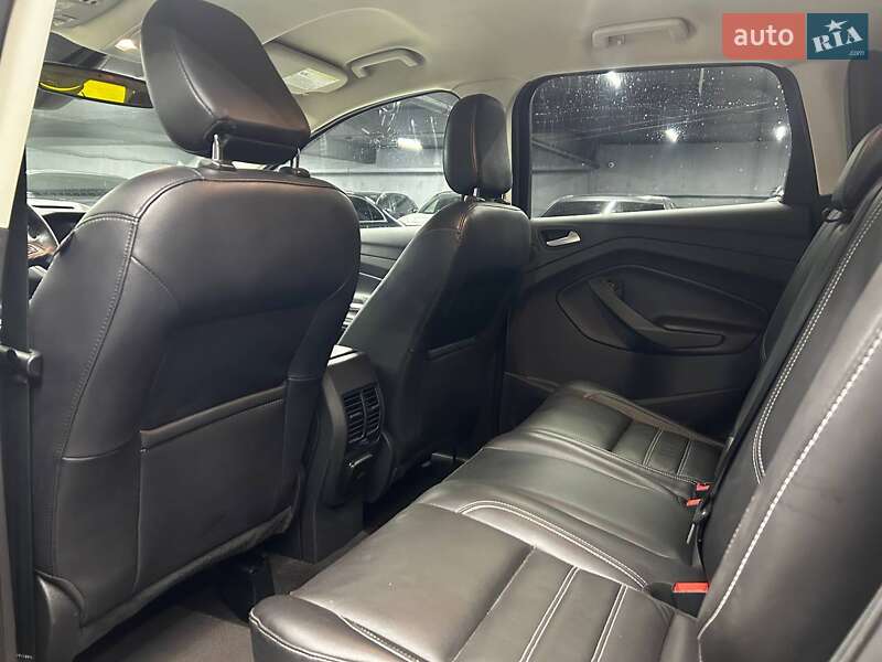 Внедорожник / Кроссовер Ford Escape 2018 в Черновцах