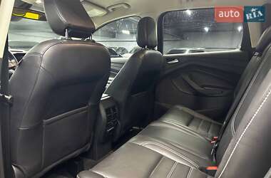 Внедорожник / Кроссовер Ford Escape 2018 в 