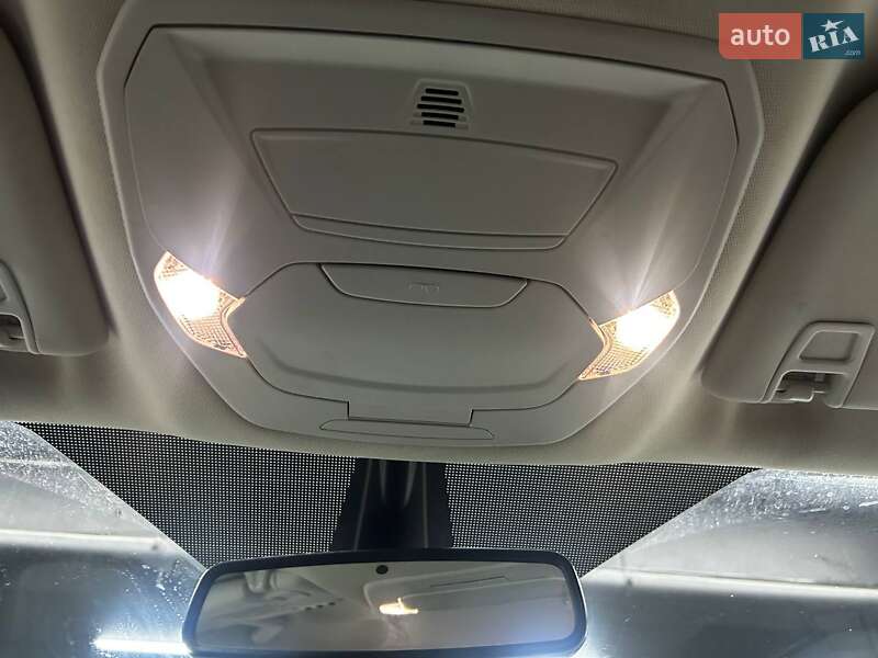 Внедорожник / Кроссовер Ford Escape 2018 в Черновцах