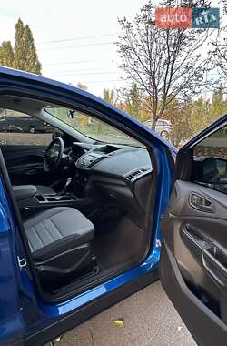 Внедорожник / Кроссовер Ford Escape 2019 в 