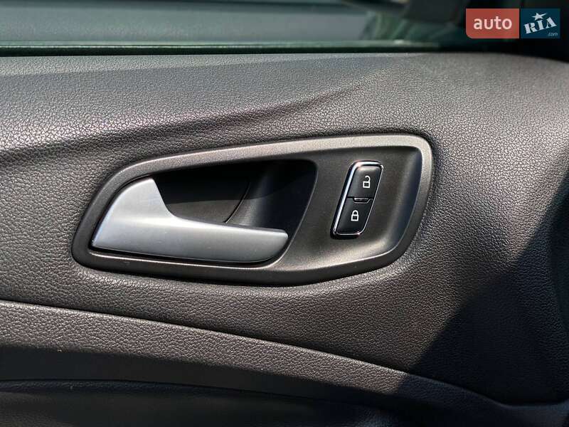 Позашляховик / Кросовер Ford Escape 2015 в Києві